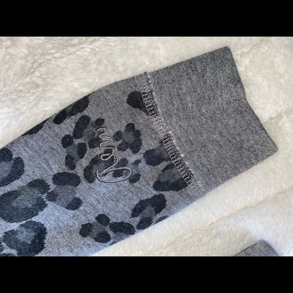 Aeropostale - Grey Leopard Sweatshirt - Picture 3 of 5